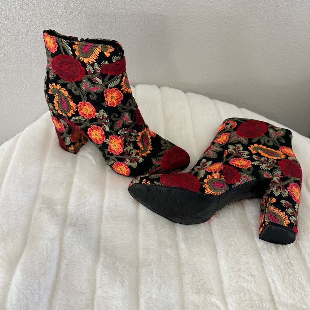 Flower boots 3.5 “ heel